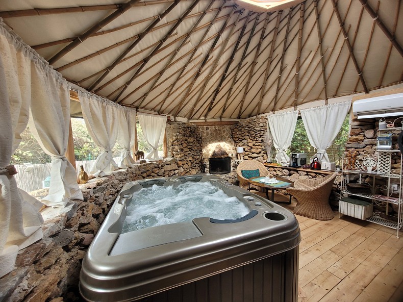 Logement insolite yourte